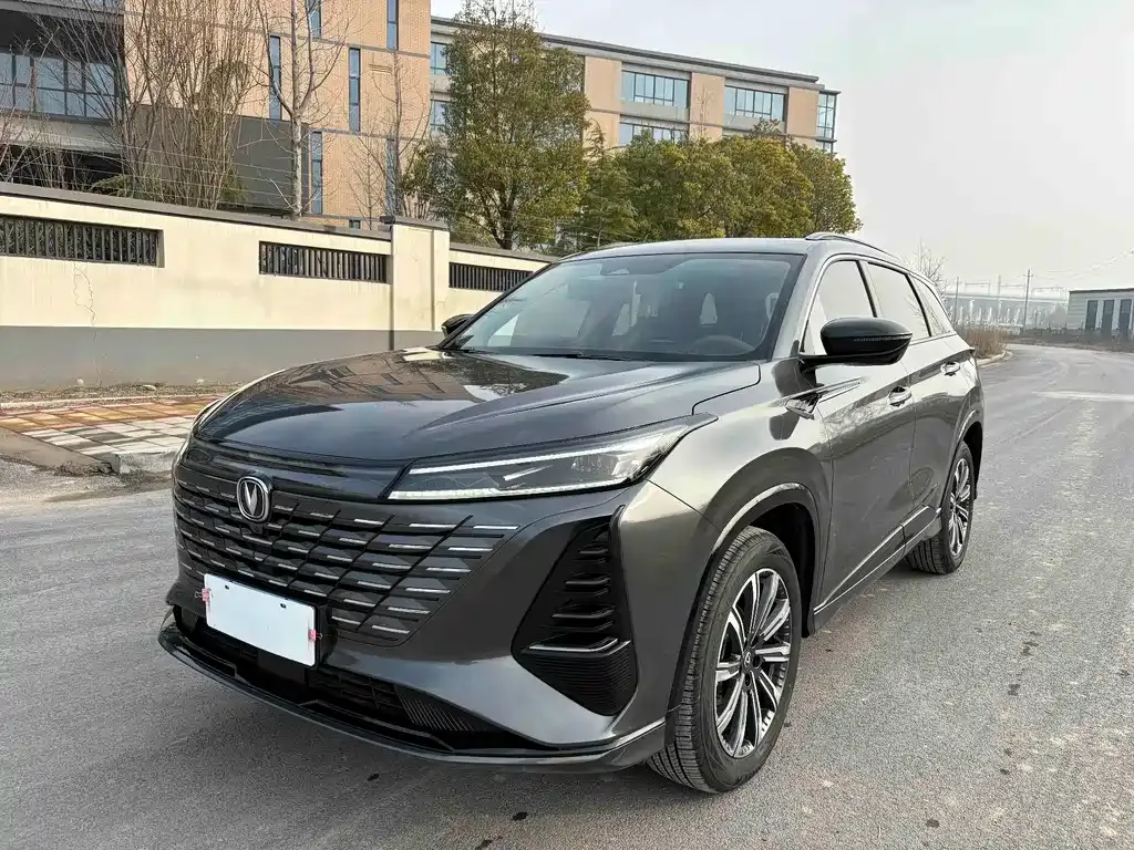 Changan CS75PLUS — фото 1