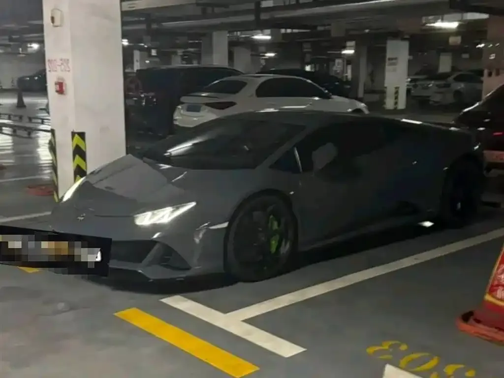 Lamborghini Huracan — фото 1