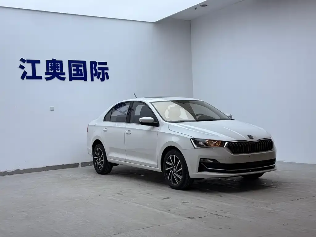 Skoda Rapid — фото 3