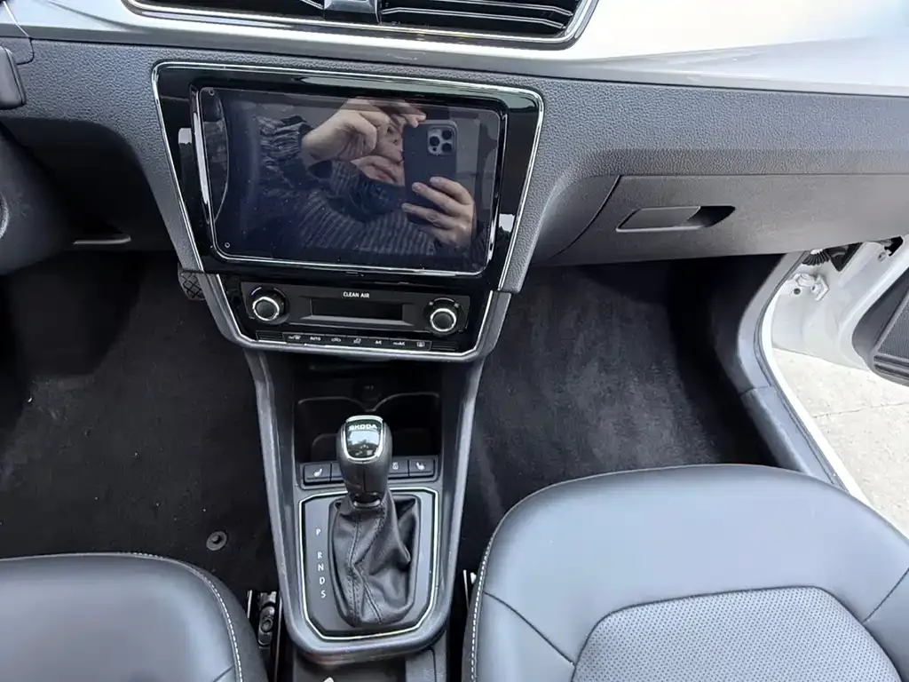 Skoda Rapid — фото 7