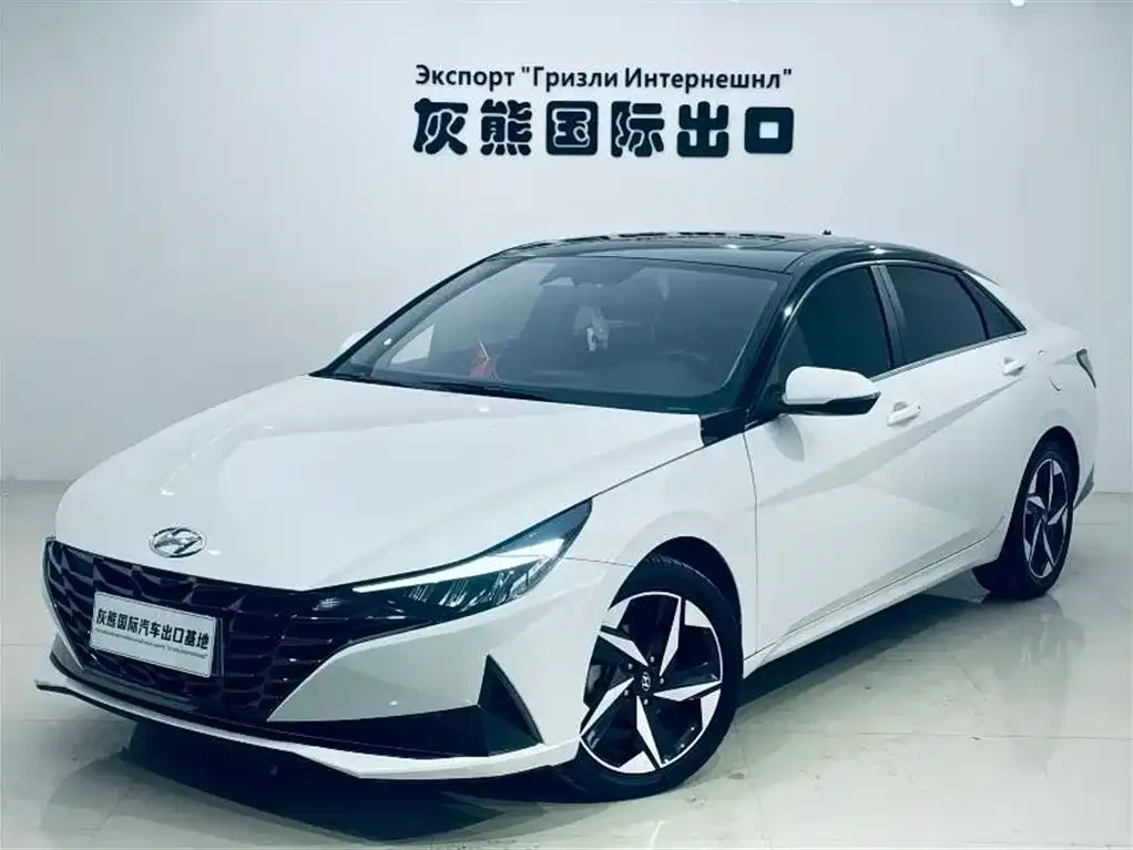 Hyundai Elantra — фото 1