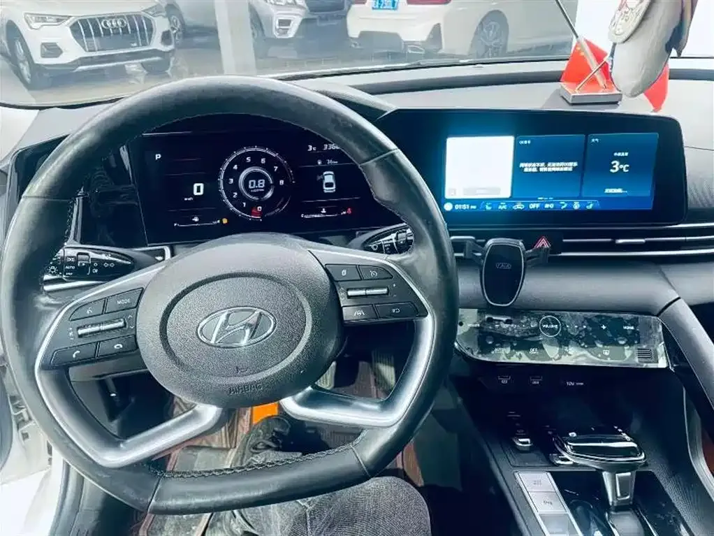 Hyundai Elantra — фото 10