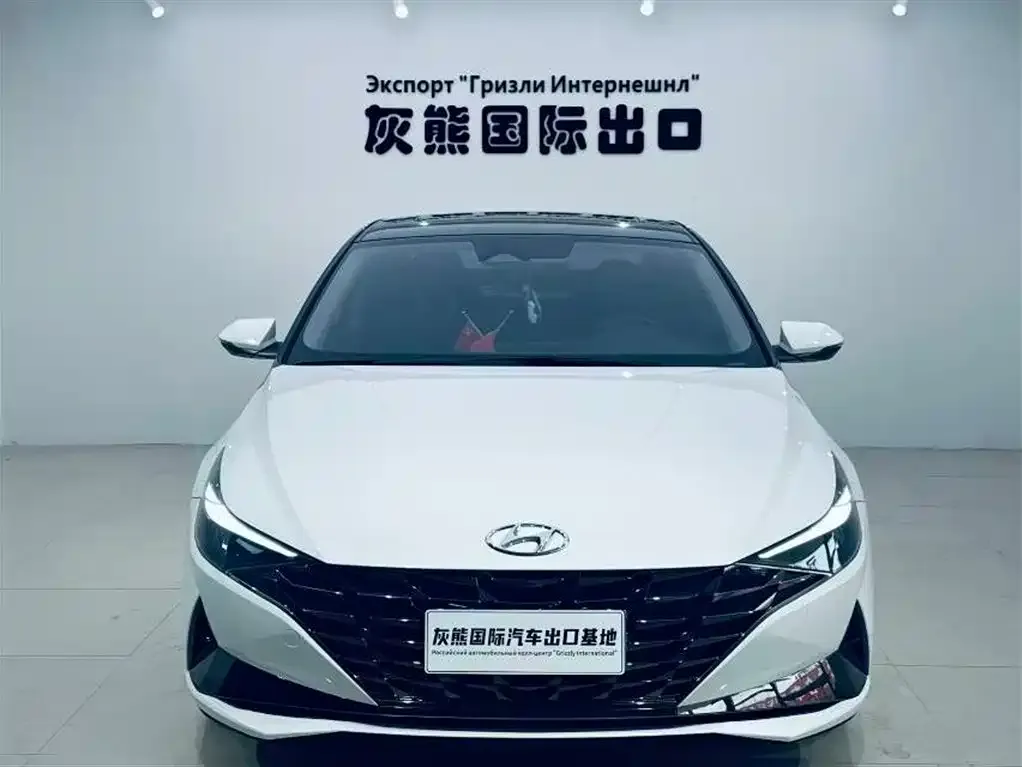 Hyundai Elantra — фото 3