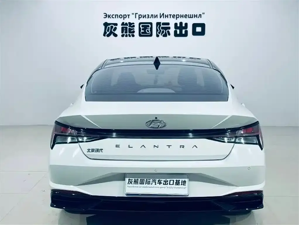 Hyundai Elantra — фото 2