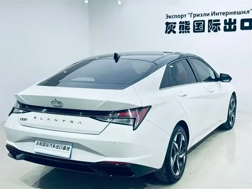 Hyundai Elantra — фото 9