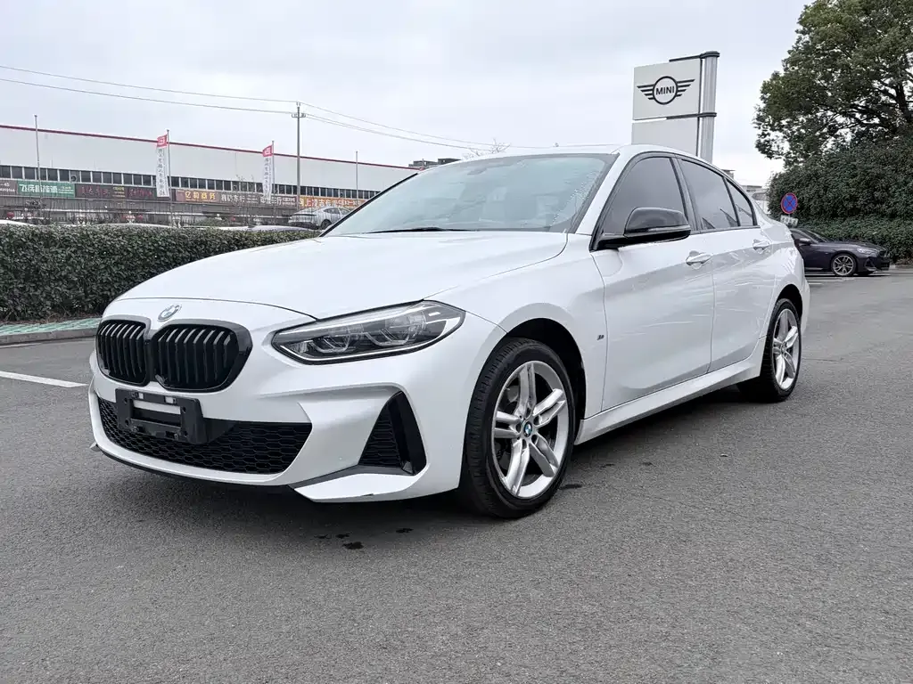 BMW 1 Series — фото 1