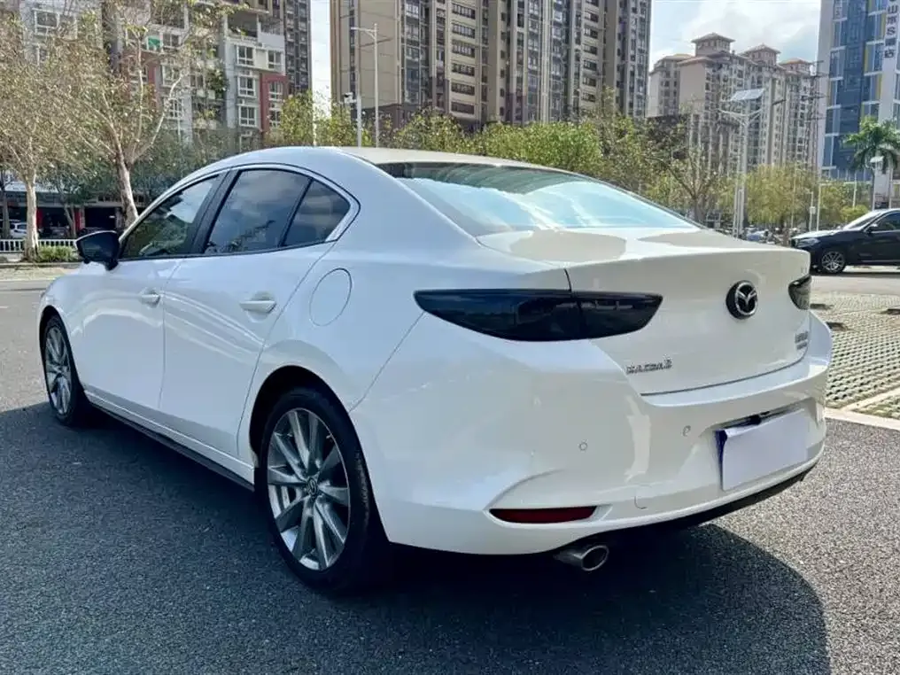 Mazda 3 Axela — фото 3