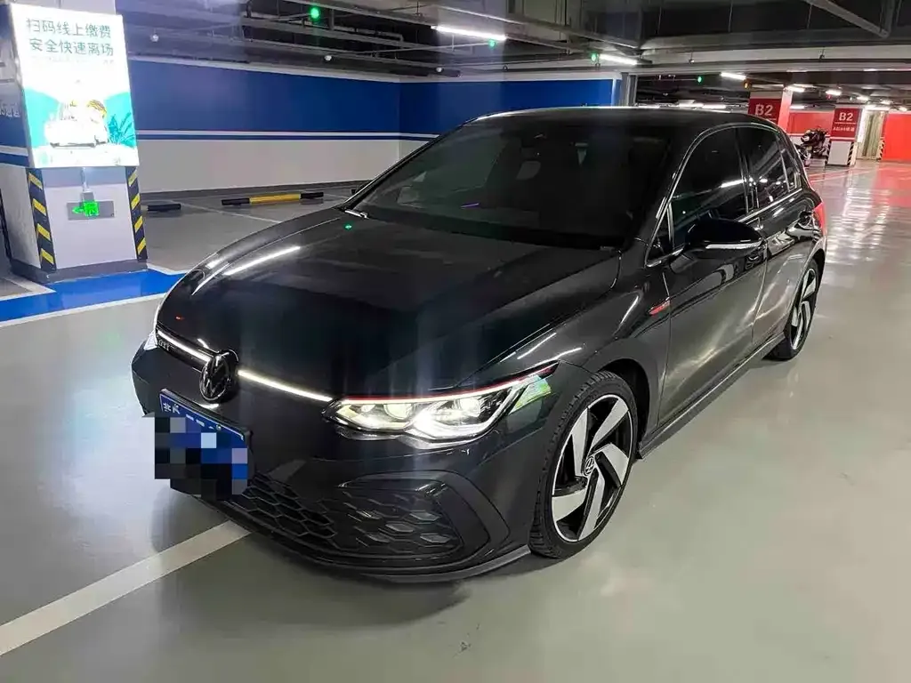 Volkswagen Golf GTI — фото 1