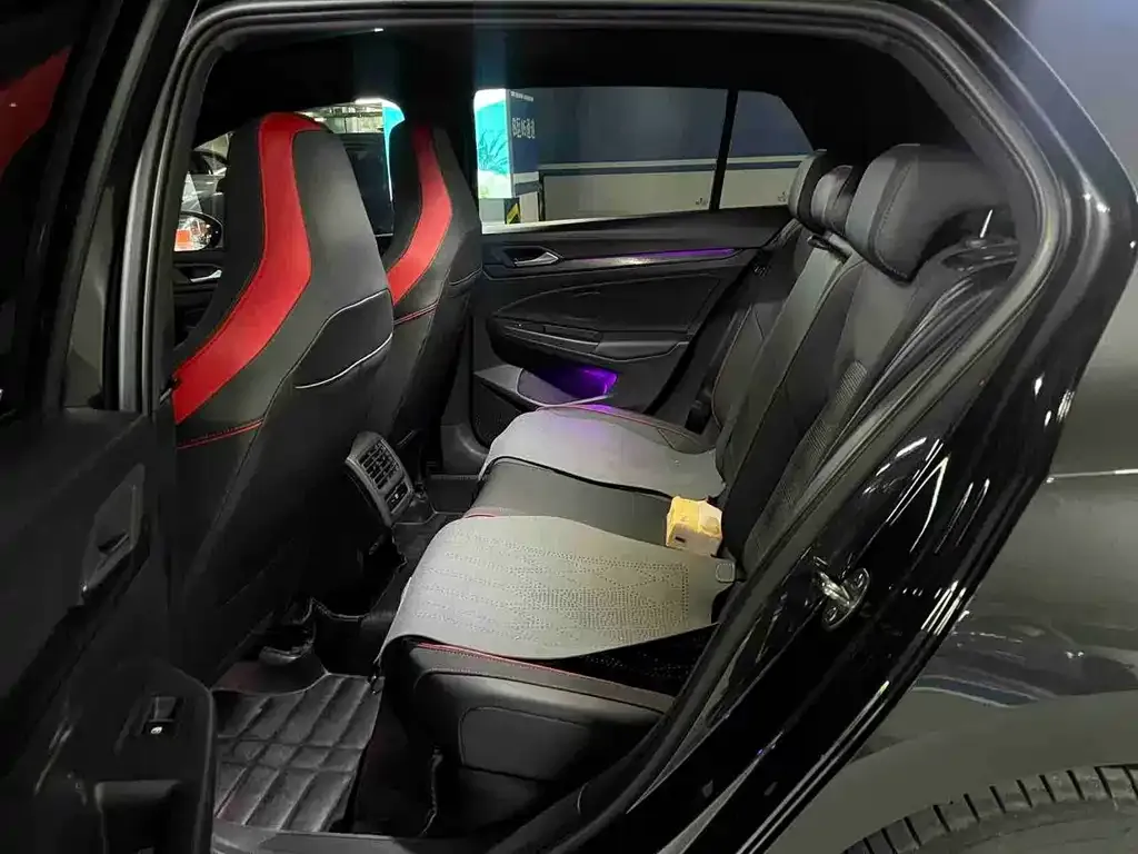 Volkswagen Golf GTI — фото 4