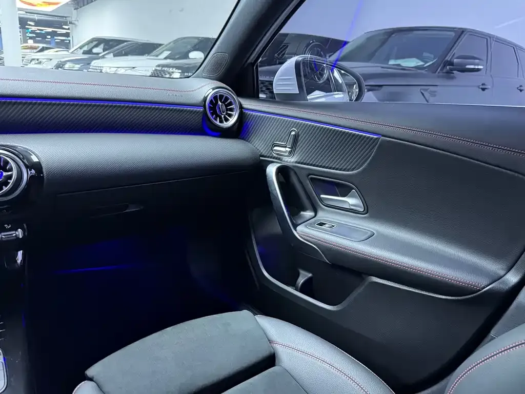 Mercedes-Benz A-Class — фото 10