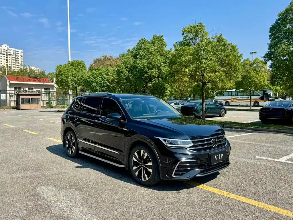 Volkswagen Tiguan L — фото 4
