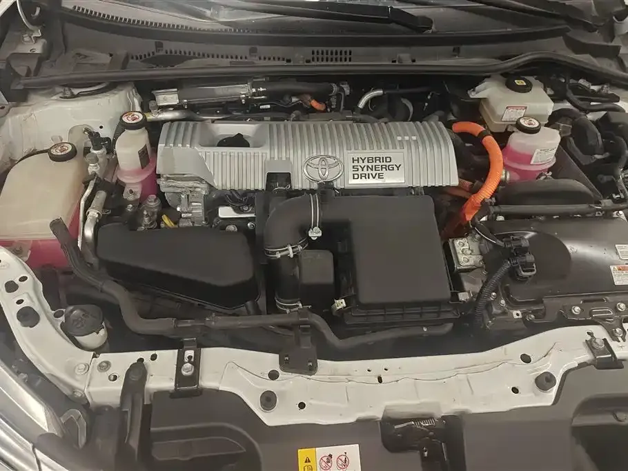 Toyota Corolla Hybrid — фото 10