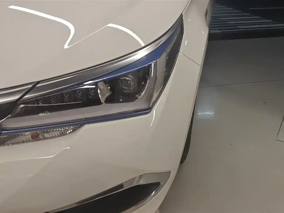 Toyota Corolla Hybrid — фото 5