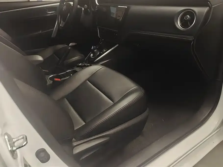 Toyota Corolla Hybrid — фото 4