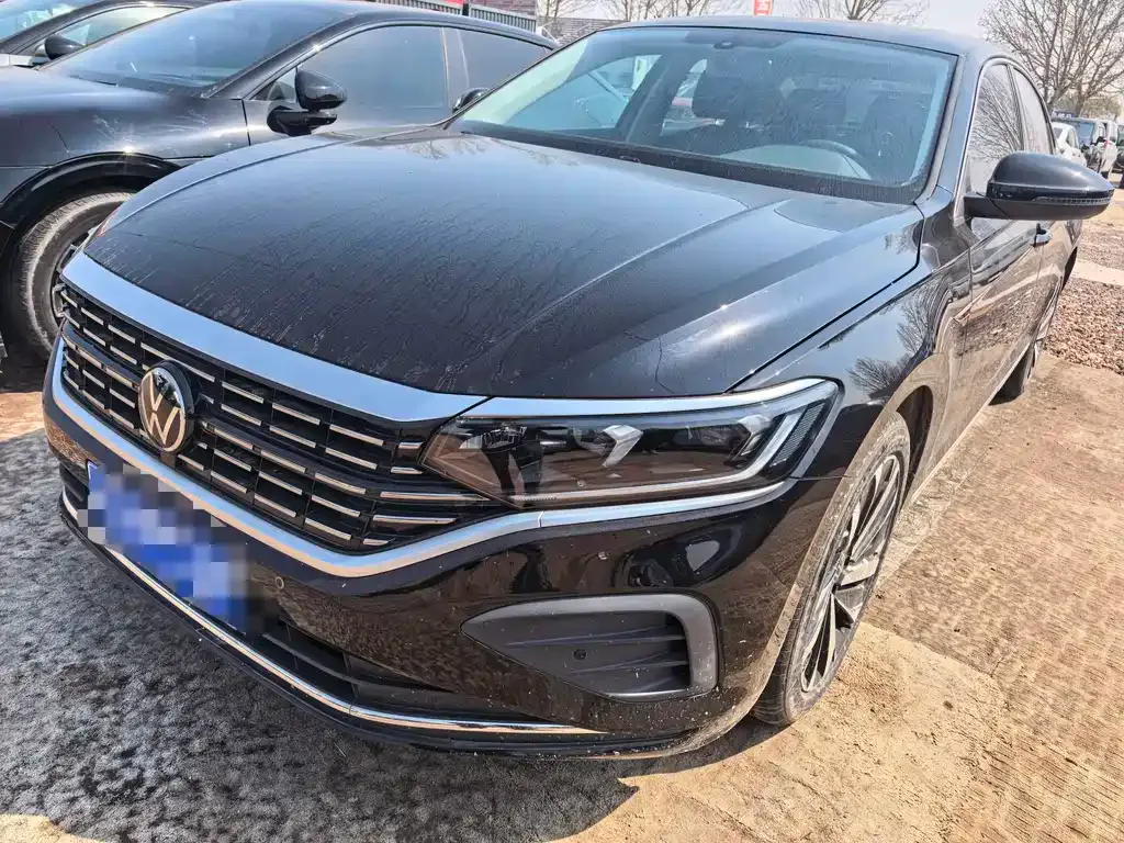 Volkswagen Passat — фото 1
