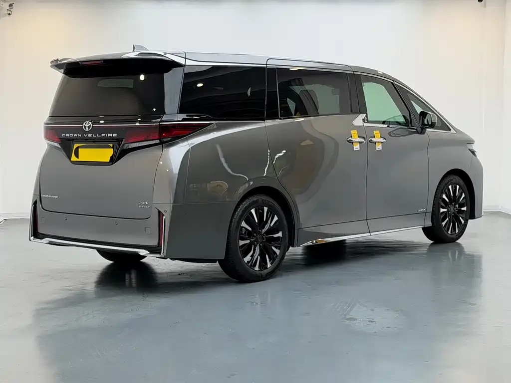 Toyota Vellfire — фото 10