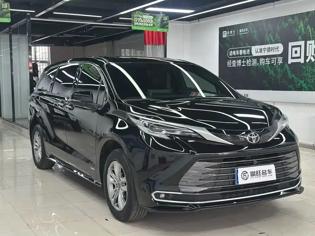 Toyota Sienna — фото 10