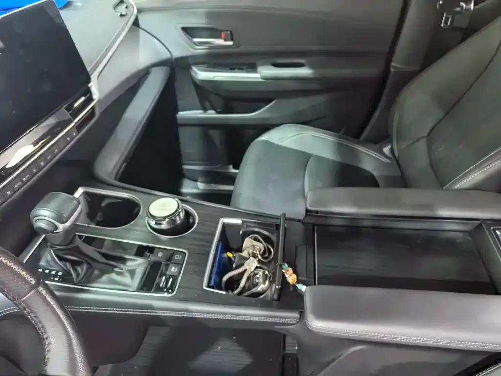 Toyota Sienna — фото 4