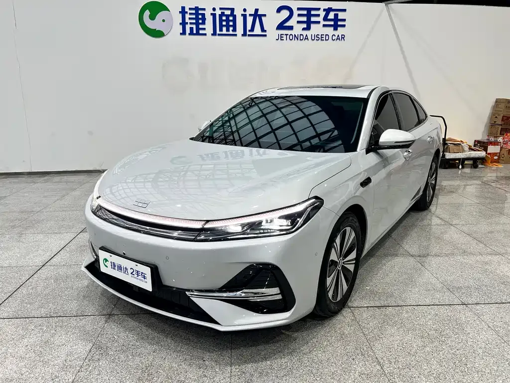 Geely Galaxy A7 — фото 1