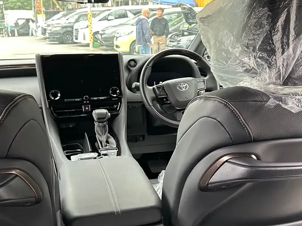 Toyota Alphard — фото 3
