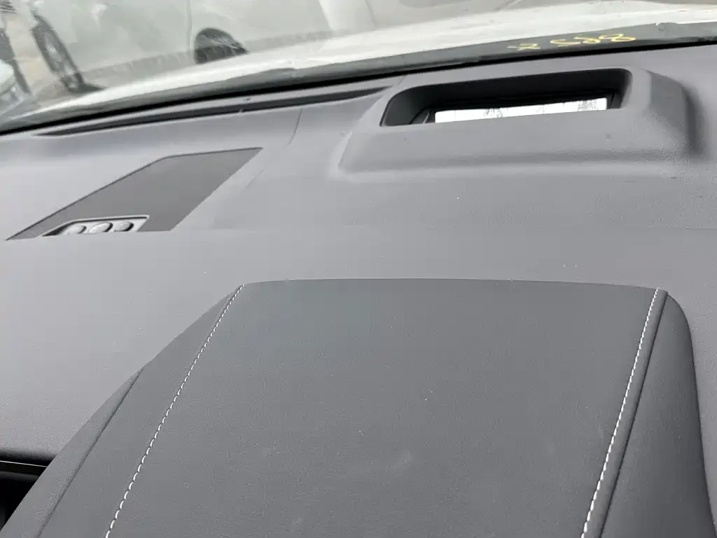 Toyota Alphard — фото 2