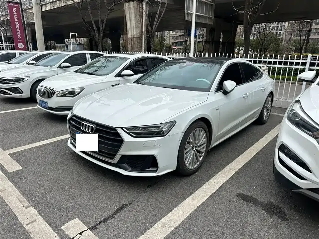 Audi A7 — фото 1
