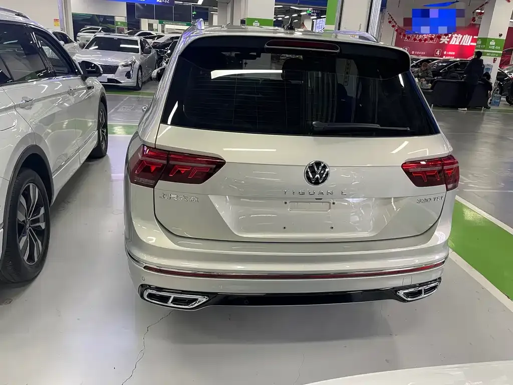 Volkswagen Tiguan L — фото 8
