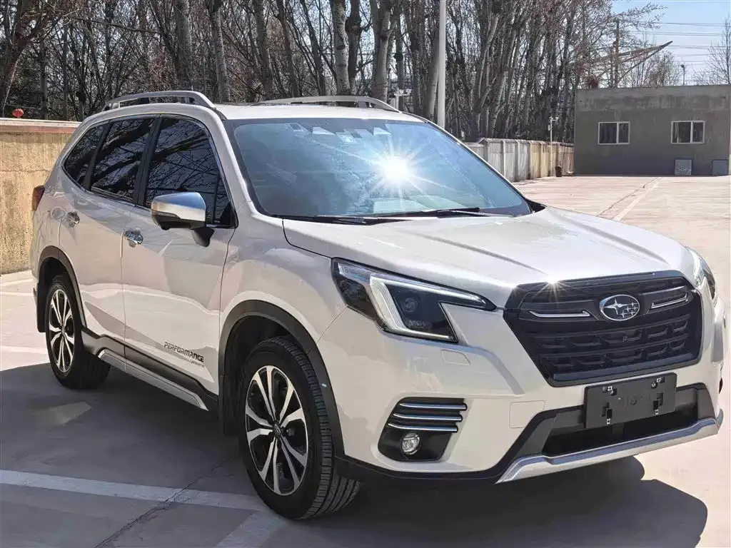 Subaru Forester — фото 1