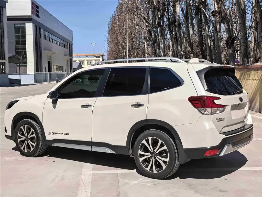 Subaru Forester — фото 7