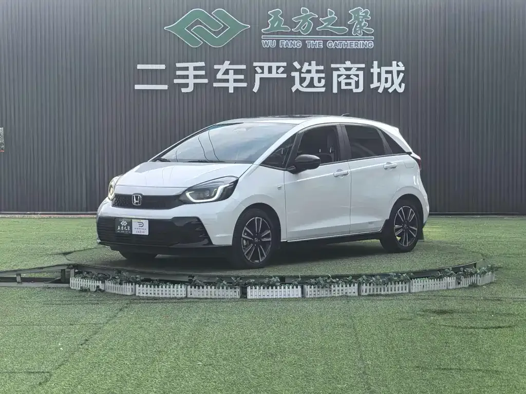 Honda Fit — фото 1