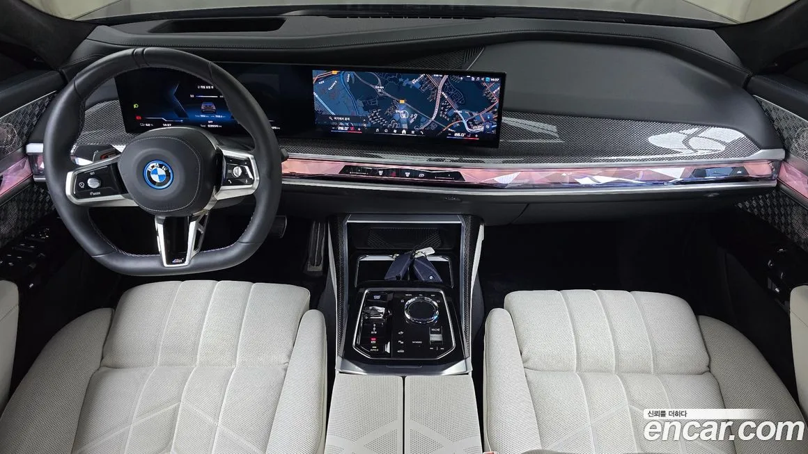 BMW i7 — фото 9