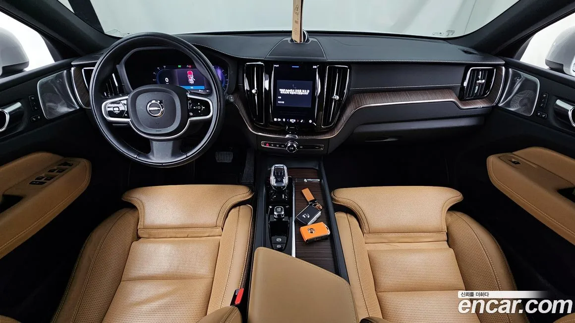 Volvo XC60 — фото 4