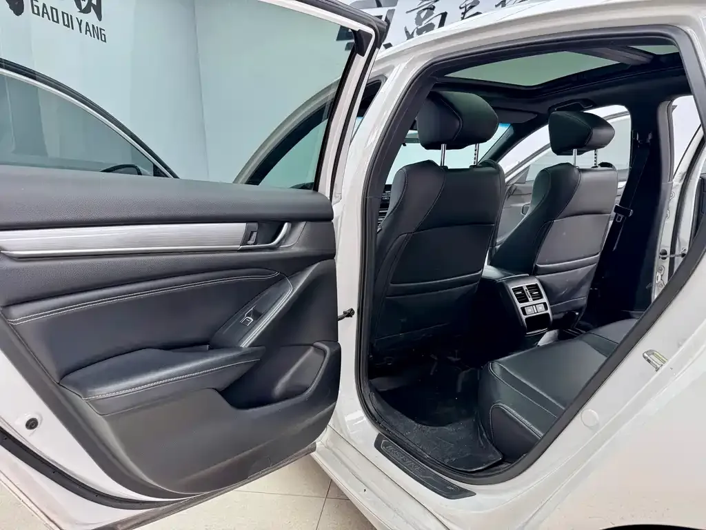 Honda Inspire — фото 10
