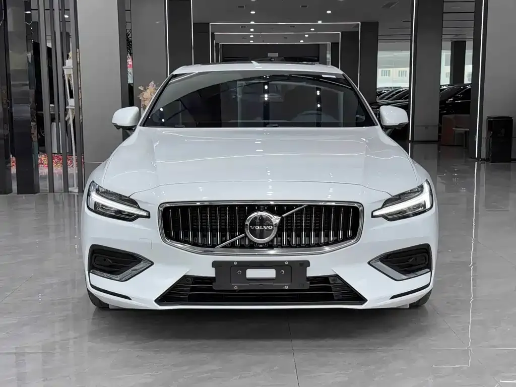 Volvo S60 — фото 2