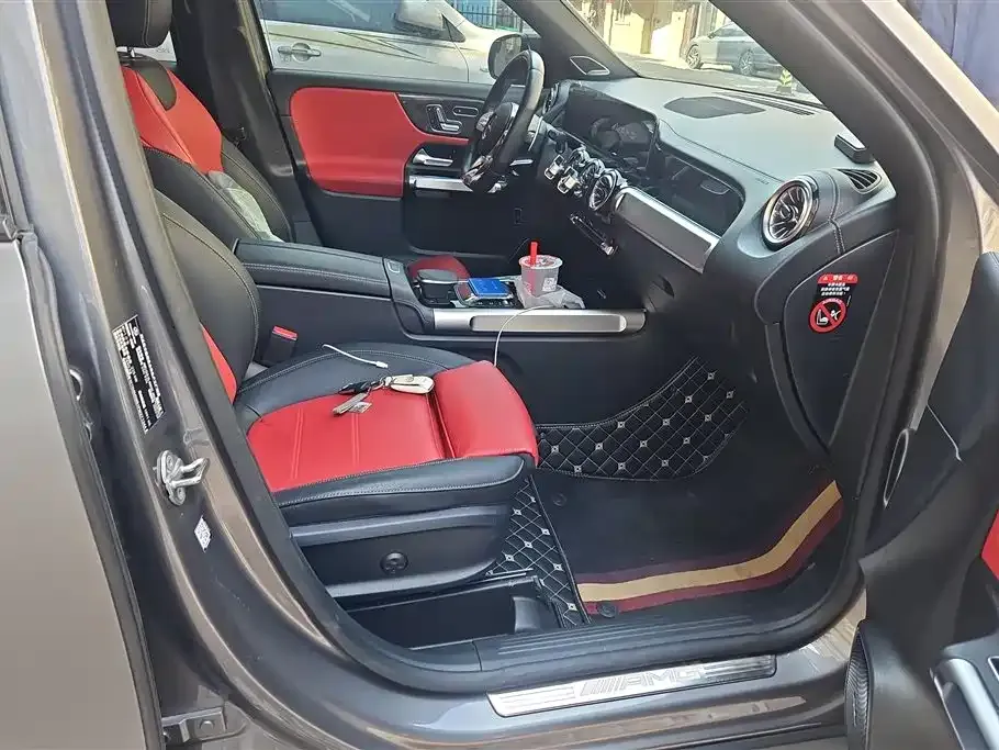 Mercedes-Benz GLB AMG — фото 6