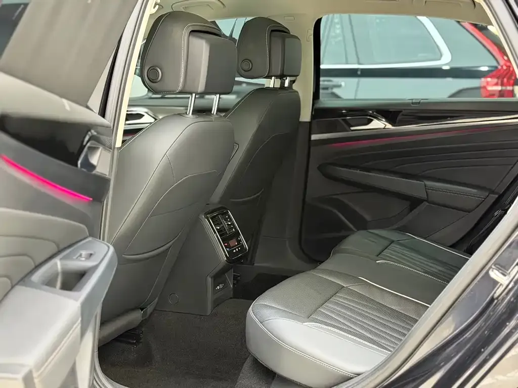 Volkswagen Passat — фото 9