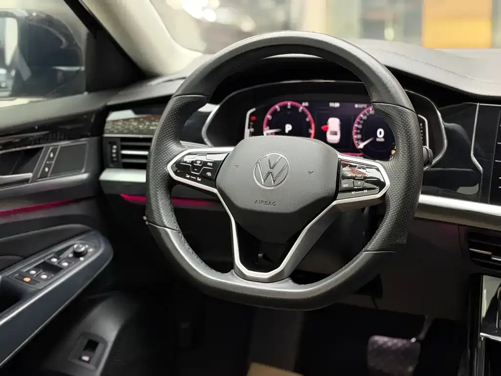 Volkswagen Passat — фото 10