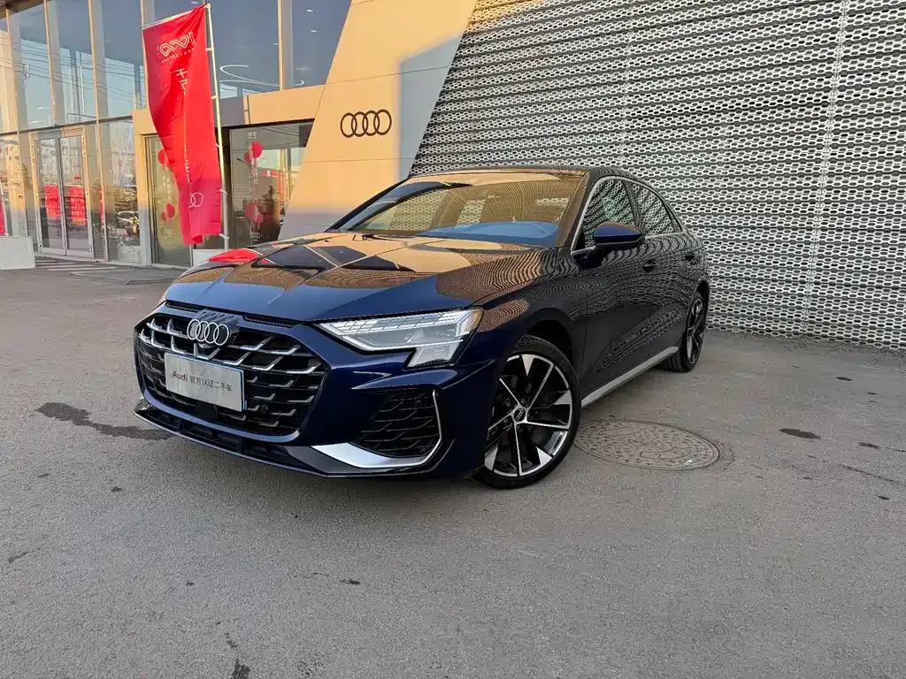 Audi A3 — фото 1