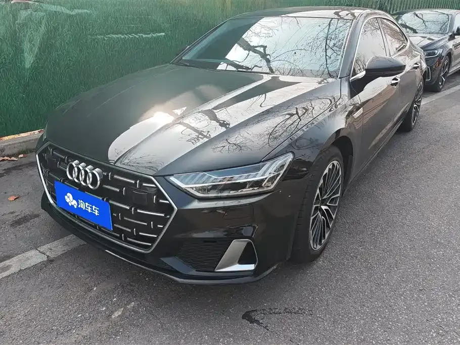 Audi A7L — фото 1