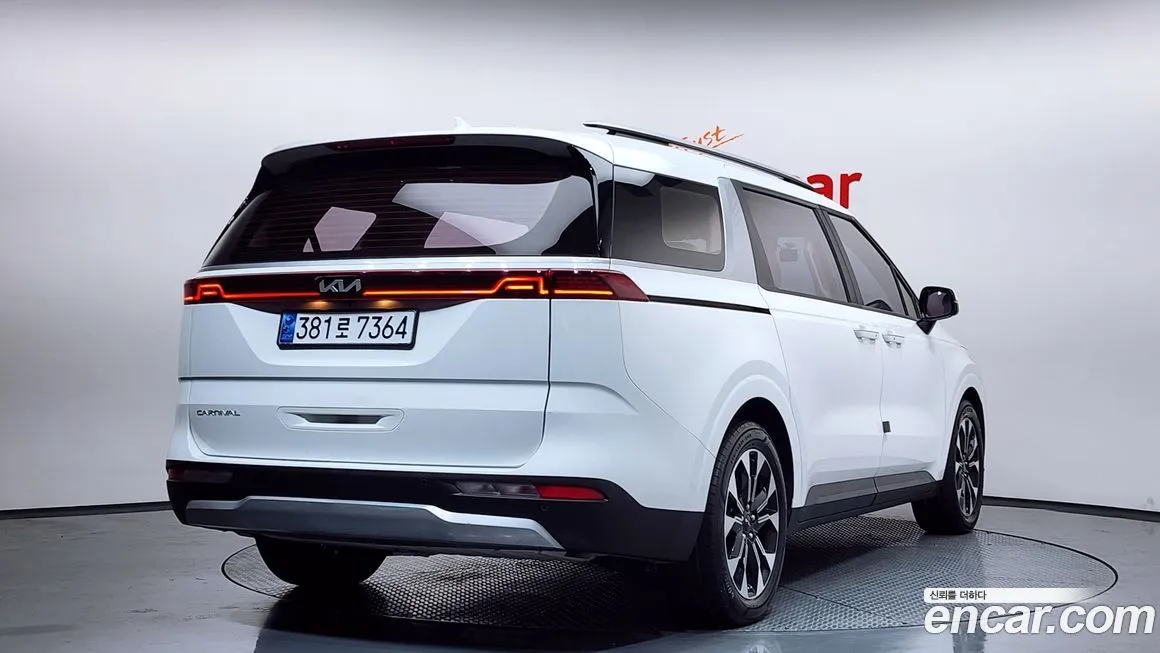 Kia Carnival — фото 4