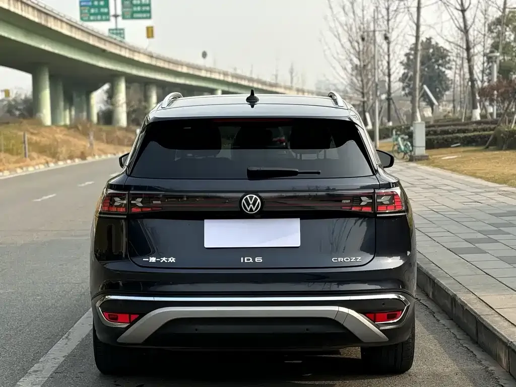 Volkswagen ID.6 Crozz — фото 10