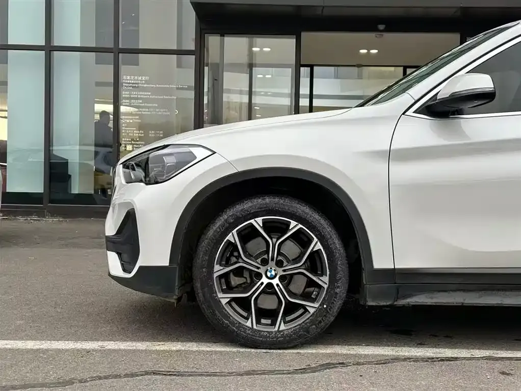 BMW X1 — фото 8