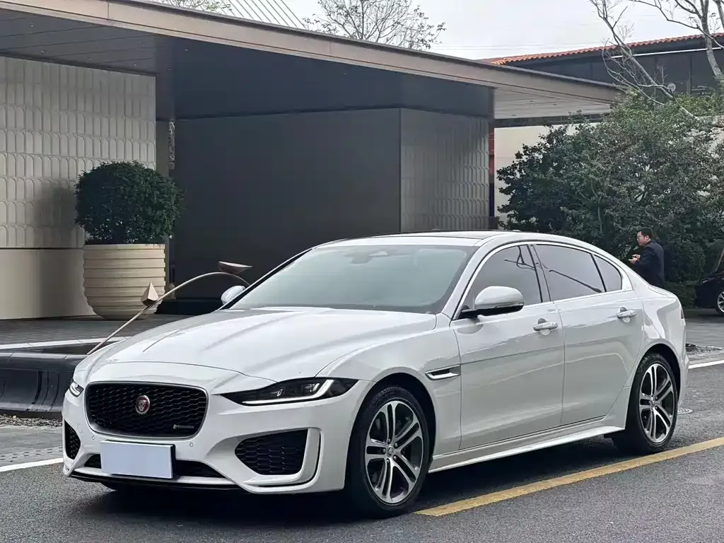 Jaguar XEL — фото 1