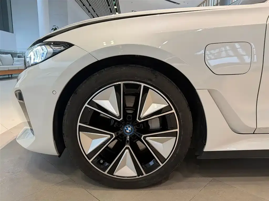 BMW i3 — фото 3