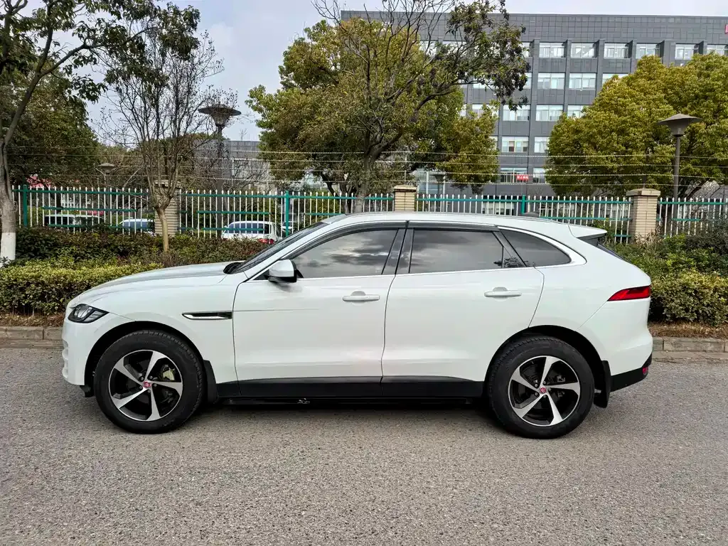Jaguar F-PACE — фото 9