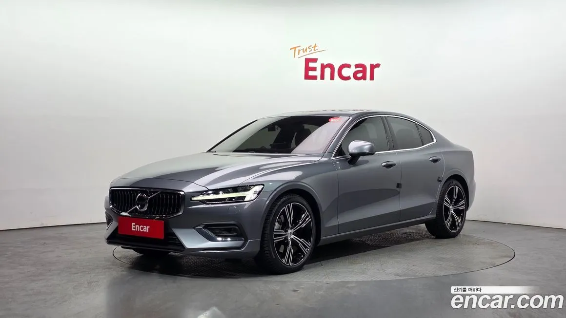 Volvo S60 — фото 1