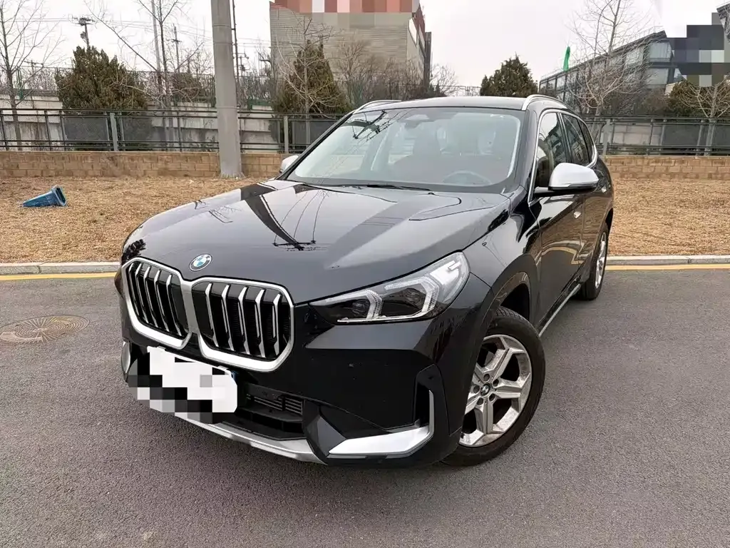 BMW X1 — фото 1