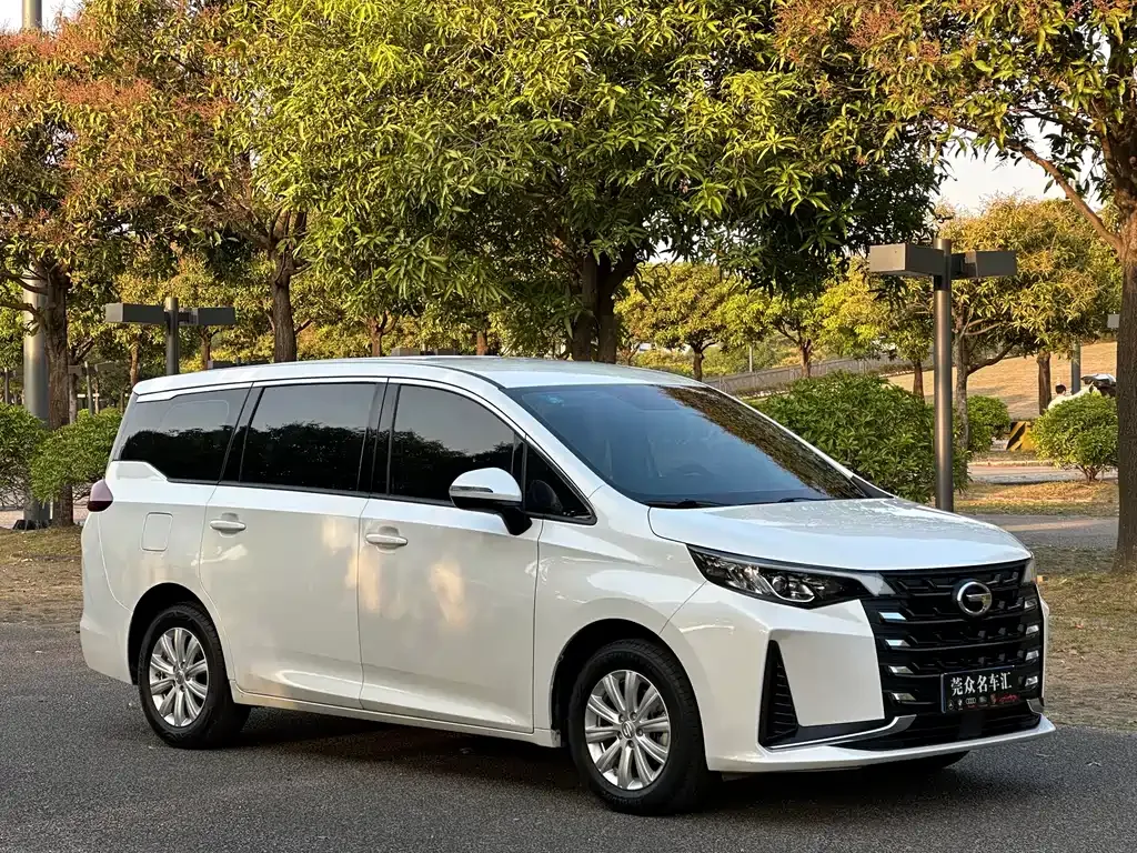 GAC Motor Trumpchi M6 — фото 10
