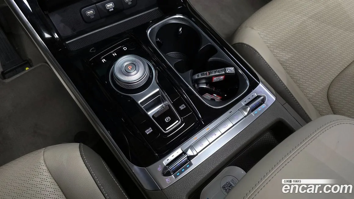 Kia Carnival — фото 10