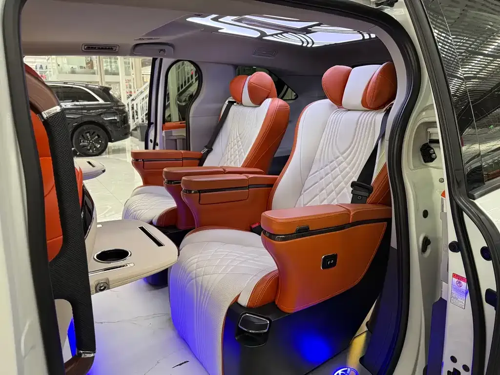 Toyota Granvia — фото 7